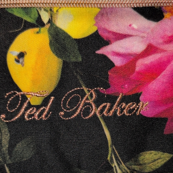 Ted Baker Black and Pink Floral Clutch Or Cosmetics Bag - NWOT - Picture 2 of 8